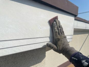 横浜市金沢区T様邸破風塗装前ケレン