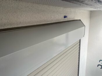 横浜市金沢区Y様邸シャッターボックス塗装施工後