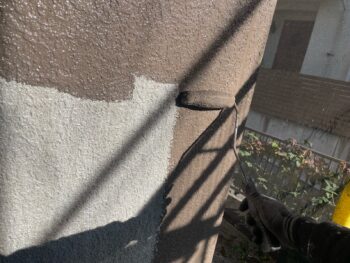 横浜市西区A様邸グランセラトップ1液水性外壁塗装上塗り1回目