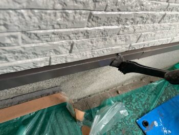 横浜市金沢区S様邸水切り塗装上塗り2回目