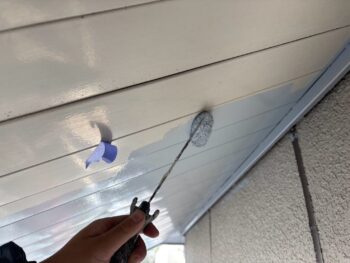 横浜市西区A様邸軒天塗装下塗り