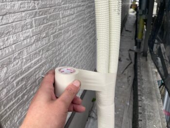 横浜市金沢区S様邸エアコン配管テープ巻き戻し