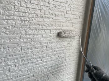 横浜市金沢区S様邸グランセラトップ1液水性外壁塗装上塗り2回目