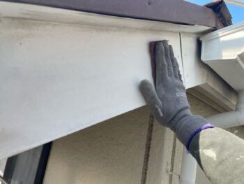 横浜市西区A様邸破風塗装前ケレン