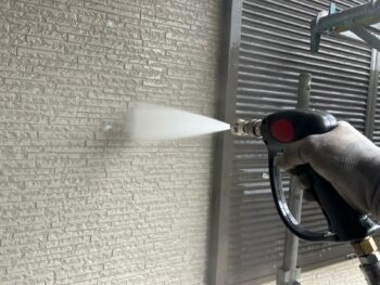 横浜市金沢区S様邸外壁塗装前高圧洗浄