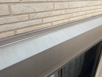 横浜市旭区Y様邸シャッターボックス塗装施工前