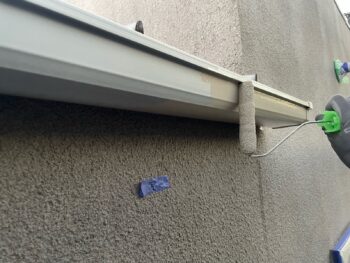 横浜市戸塚区I様邸軒樋塗装上塗り1回目