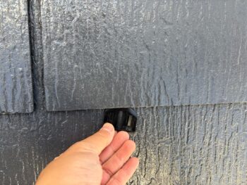 横浜市旭区Y様邸グランセラベスト２液ファイン屋根塗装タスペーサー挿入作業