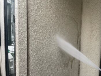 横浜市西区A様邸グランセラトップ1液水性外壁塗装前高圧洗浄作業