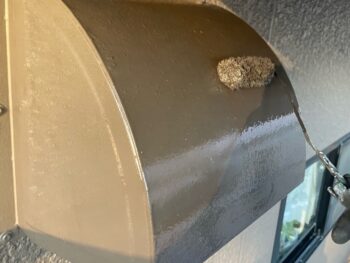 横浜市西区A様邸換気フード塗装上塗り2回目