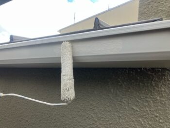 横浜市戸塚区I様邸軒樋塗装上塗り2回目