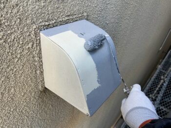 横浜市栄区I様邸換気フード錆止め塗装