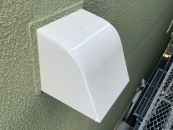 横浜市栄区I様邸換気フード塗装施工後
