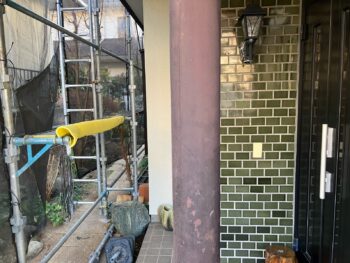 横浜市栄区K様邸玄関支柱塗装施工前