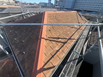横浜市栄区I様邸Tルーフ屋根カバー工法施工前