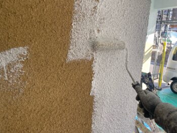 横浜市栄区I様邸グランセラトップ１液水性外壁塗装下塗り