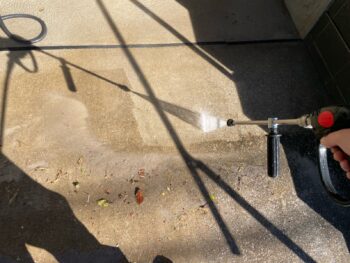 横浜市戸塚区I様邸インディフレッシュセラ外壁塗装施工前土間高圧洗浄