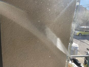 横浜市戸塚区I様邸インディフレッシュセラ外壁塗装施工前高圧洗浄