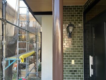 横浜市栄区K様邸玄関支柱塗装施工後
