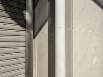 横浜市鶴見区S様邸竪樋塗装施工前