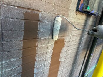 横浜市中区M様邸パーフェクトトップSi外壁塗装下塗り