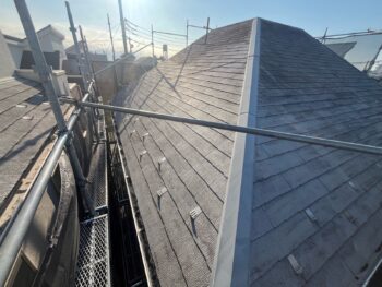 横浜市鶴見区S様邸スーパーガルテクト屋根カバー工法施工前