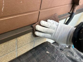 横浜市中区M様邸水切り塗装前ケレン