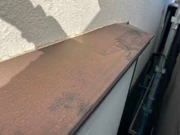 横浜市中区M様邸出窓天端塗装施工前