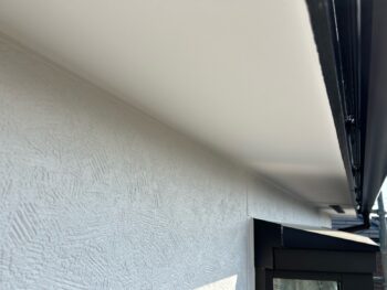 横浜市戸塚区M様邸軒天塗装施工後