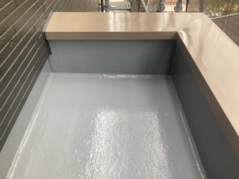 横浜市磯子区M様邸水性シリコンベスト屋根塗装施工後
