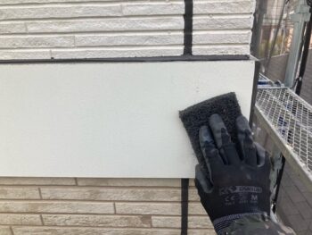 横浜市磯子区M様邸幕板塗装前ケレン