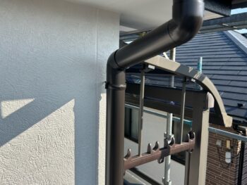 横浜市戸塚区M様邸竪樋塗装施工後