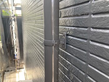 横浜市磯子区M様邸竪樋塗装施工後