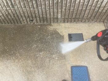 横浜市磯子区M様邸グランセラトップ1液水性外壁塗装前土間高圧洗浄