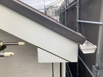 横浜市磯子区M様邸破風塗装施工前