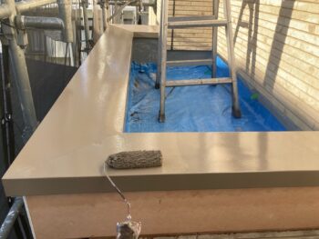 横浜市磯子区M様邸笠木板金塗装上塗り2回目