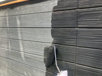 横浜市保土ヶ谷区D様邸パーフェクトトップSi外壁塗装上塗り1回目