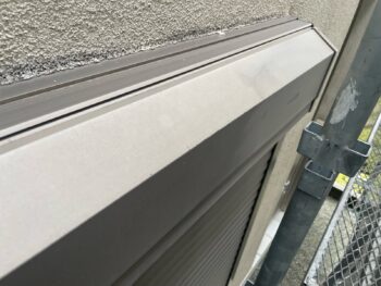 横浜市港南区H様邸シャッターボックス塗装施工前