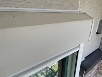 横浜市栄区W様邸シャッターボックス塗装施工前