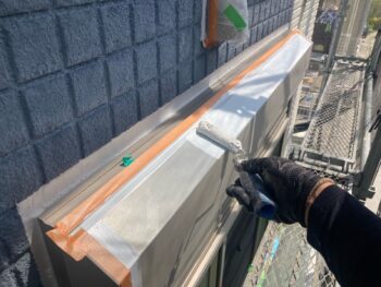 横浜市栄区H様邸シャッターボックス錆止め塗装