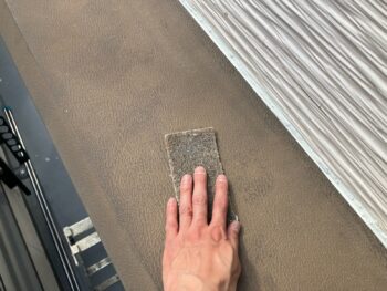横浜市保土ヶ谷区D様邸霧除け庇塗装前ケレン