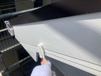横浜市保土ヶ谷区D様邸破風塗装上塗り2回目