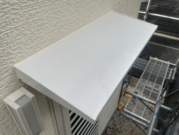 横浜市栄区W様邸勝手口庇塗装施工後