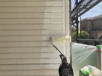 横浜市栄区H様邸パーフェクトトップSi外壁塗装下塗り