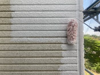 横浜市栄区H様邸パーフェクトトップSi外壁塗装下塗り