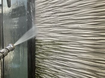 横浜市保土ヶ谷区D様邸パーフェクトトップSi外壁塗装前高圧洗浄作業