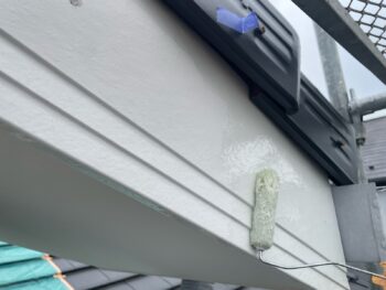 横浜市栄区W様邸破風塗装下塗り