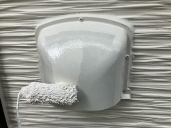 横浜市保土ヶ谷区D様邸換気フード塗装上塗り2回目