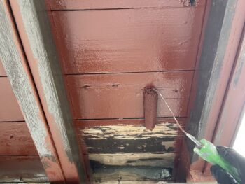 横浜市港南区T様邸軒天塗装下塗り