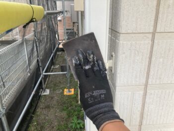 横浜市緑区N様邸竪樋塗装前ケレン